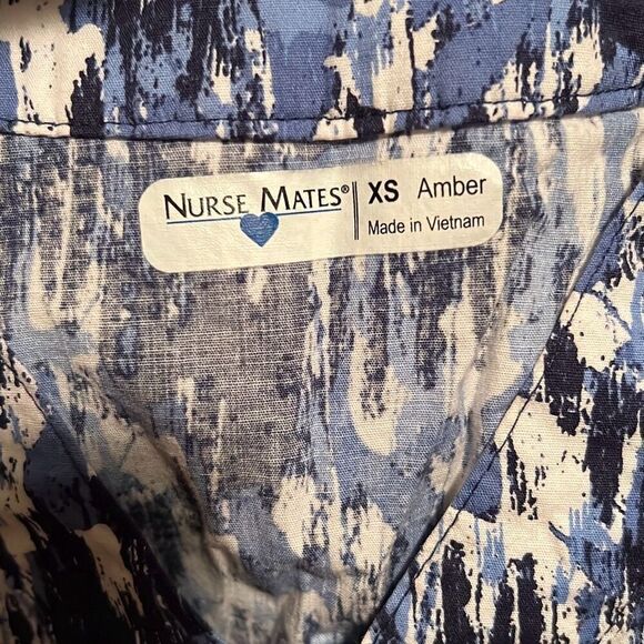 Nurse Mates Women's Blue Abstract Printed Short Sleeve Scrub Top - Picture 9 of 10
